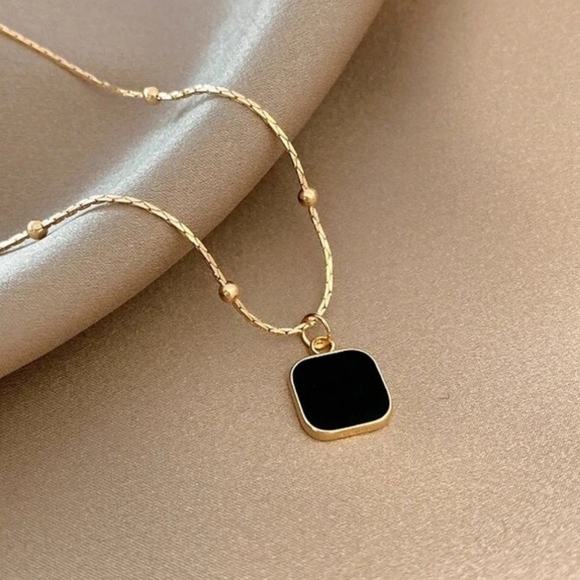 Jewelry - Black Minimalist Necklace